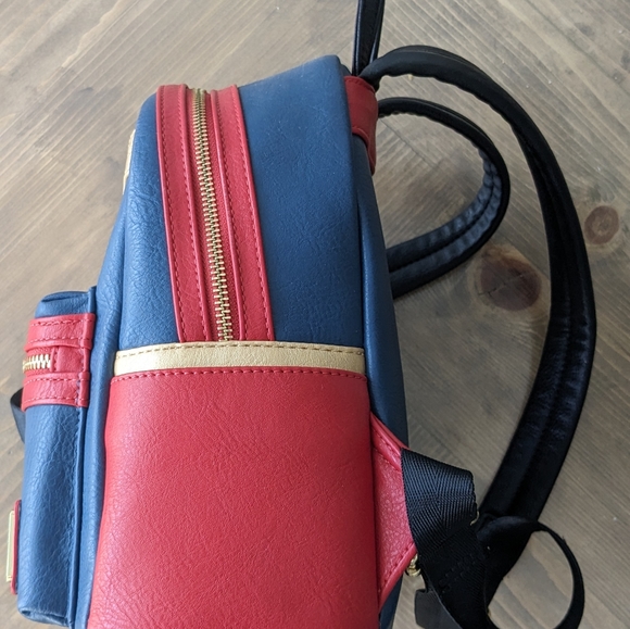 Captain Marvel Loungefly Mini Backpack - Picture 2 of 5